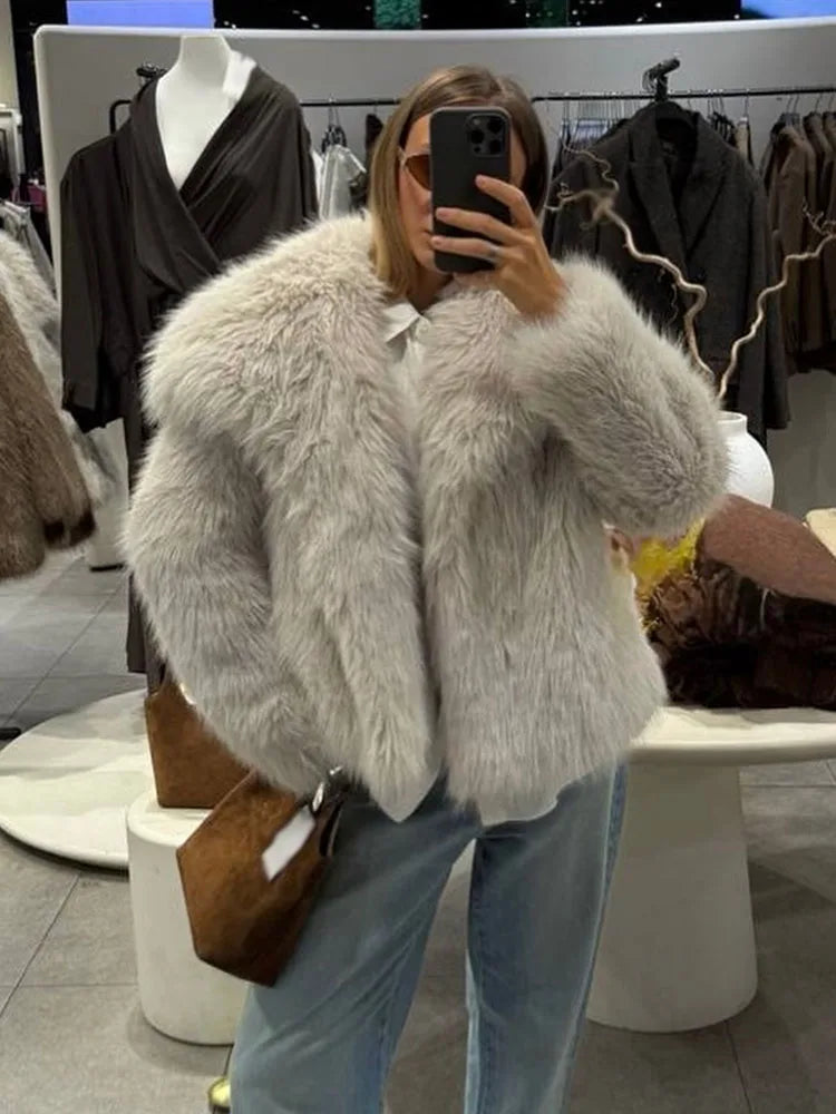 Manteau Court Fausse Fourrure Élégance