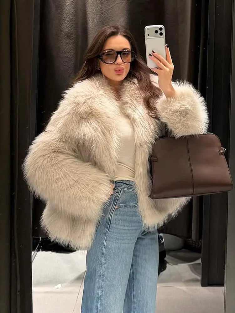 Manteau Court Fausse Fourrure Élégance