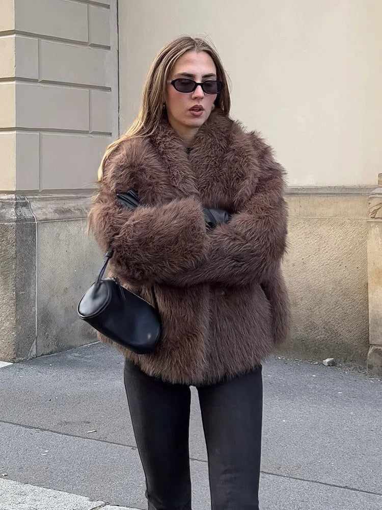 Manteau Court Fausse Fourrure Élégance