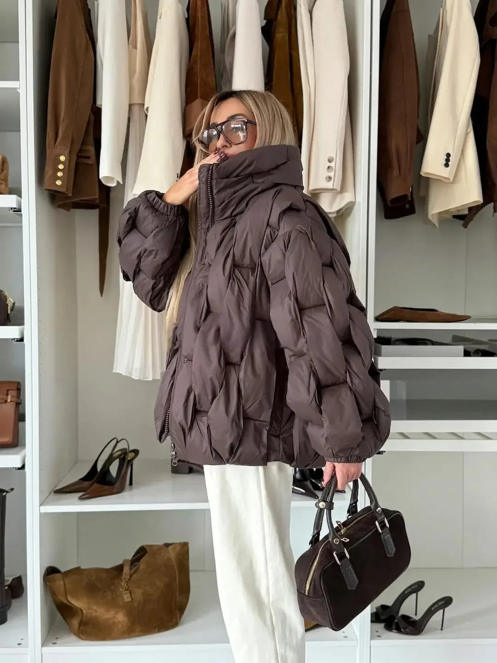 Veste Courte Matelassée à Capuche - Confort Urbain Hiver