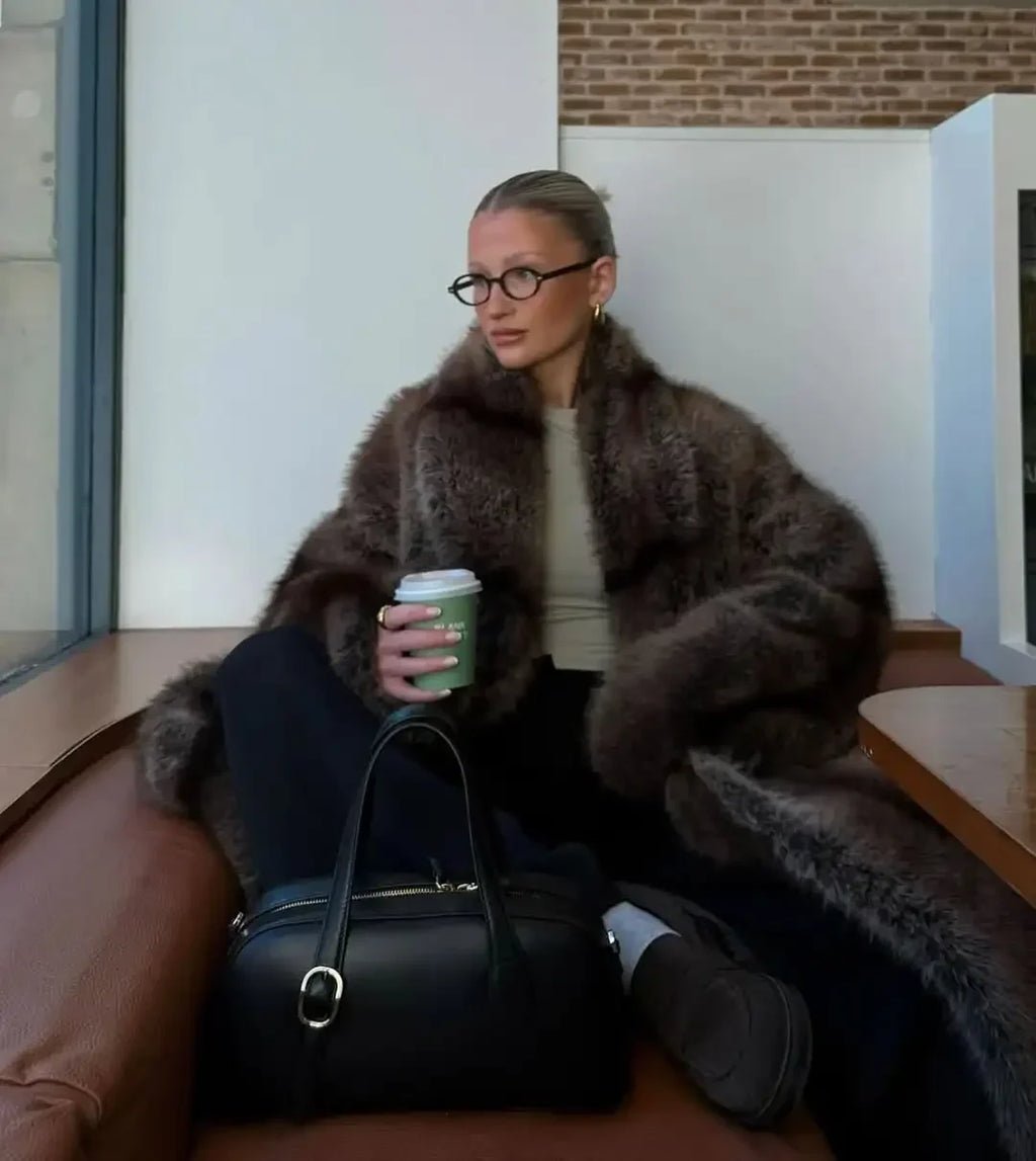 Manteau Long en Fausse Fourrure Brun Chic – Élégance Haut de Gamme & Chaleur Luxe