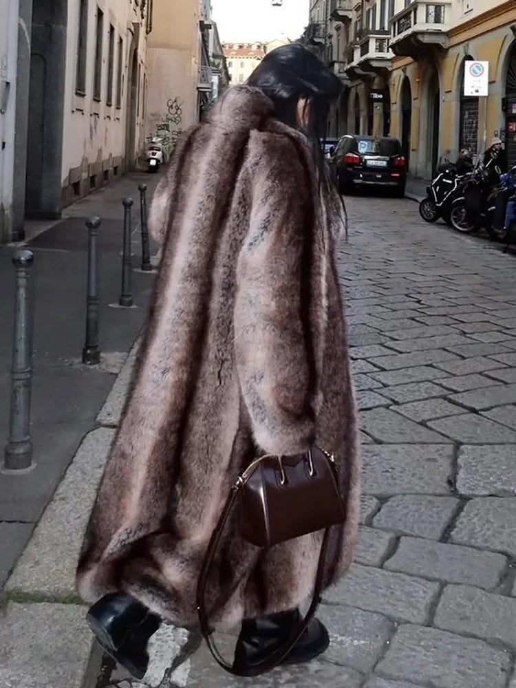 Manteau Long en Fausse Fourrure Brun Chic – Élégance Haut de Gamme & Chaleur Luxe